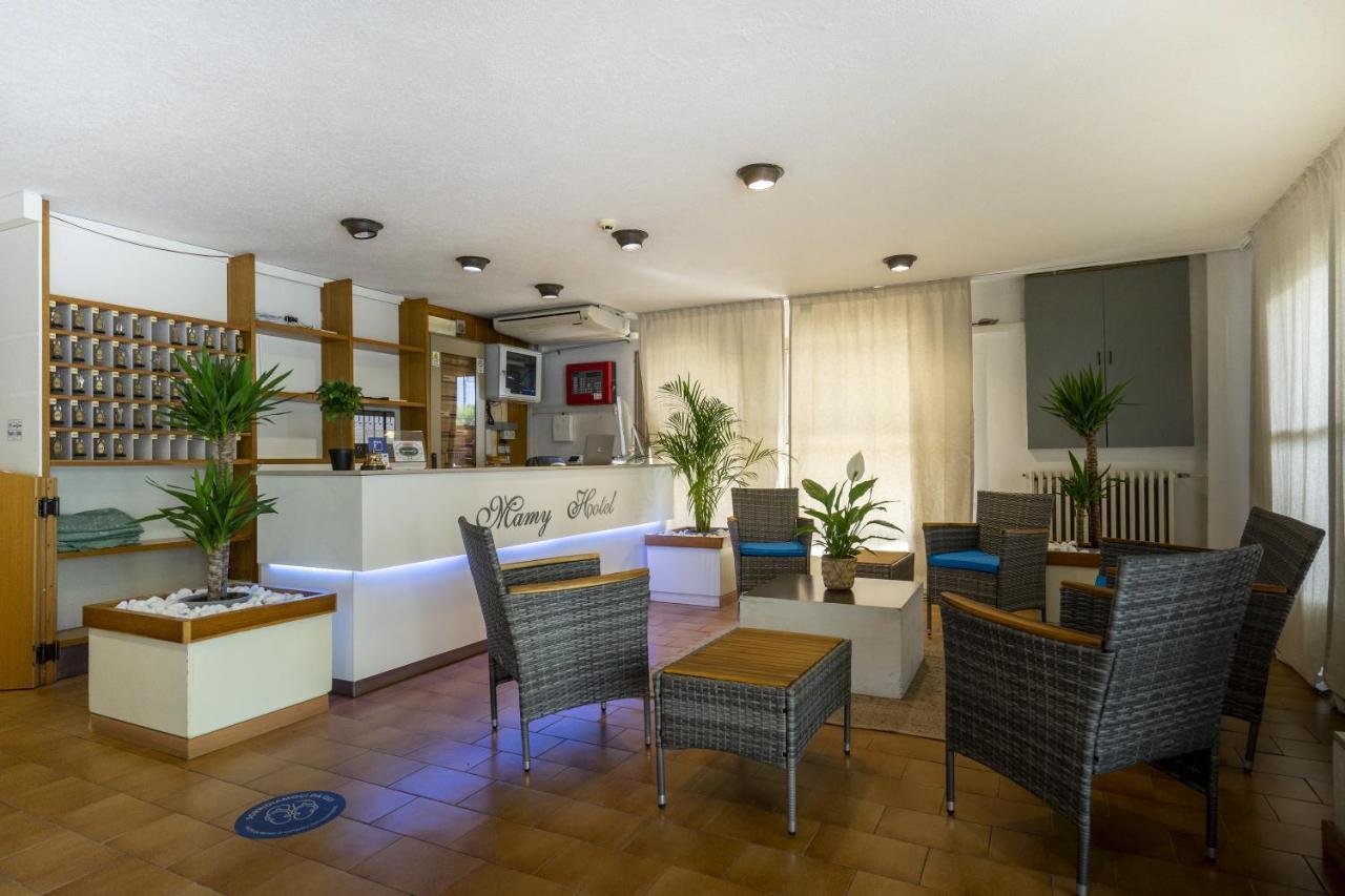 Hotel Mamy Ріміні Екстер'єр фото