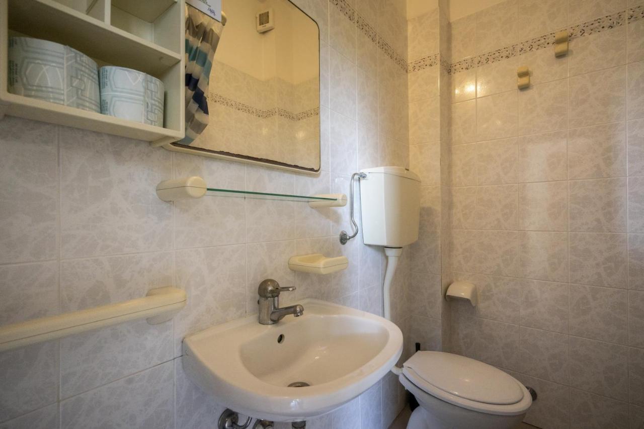 Hotel Mamy Ріміні Екстер'єр фото