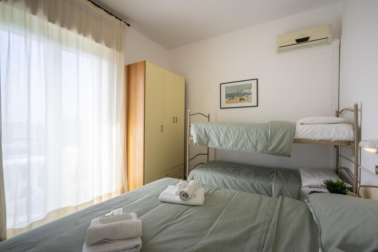 Hotel Mamy Ріміні Екстер'єр фото