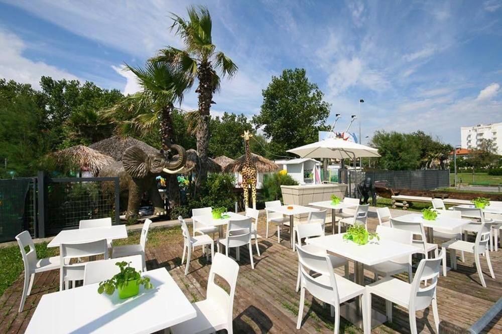 Hotel Mamy Ріміні Екстер'єр фото